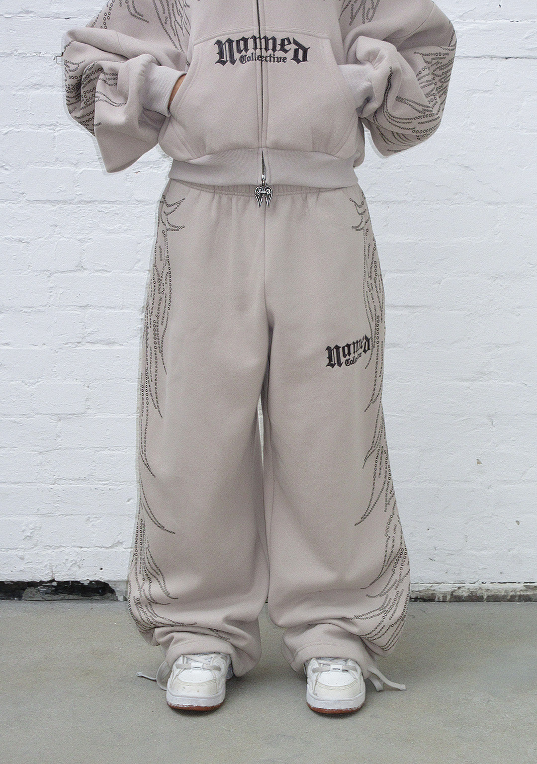 STUDDED OVERSIZED SWEATPANTS BONE