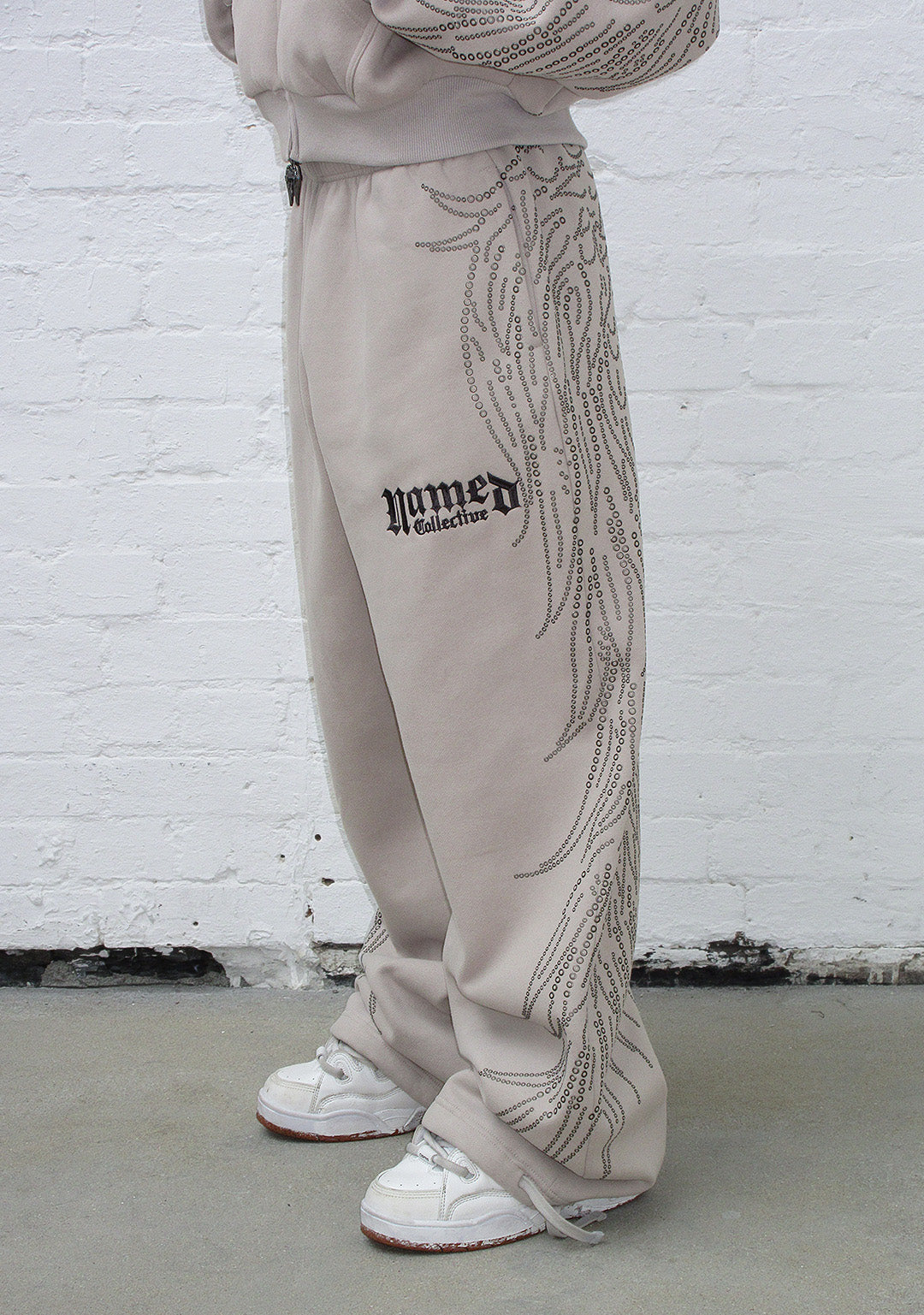 STUDDED OVERSIZED SWEATPANTS BONE