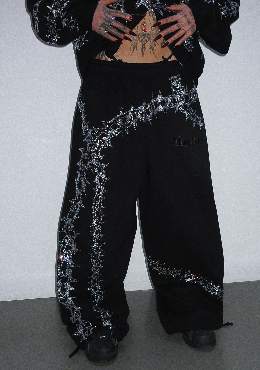 OMEN RHINESTONE OVERSIZED SWEATPANTS BLACK
