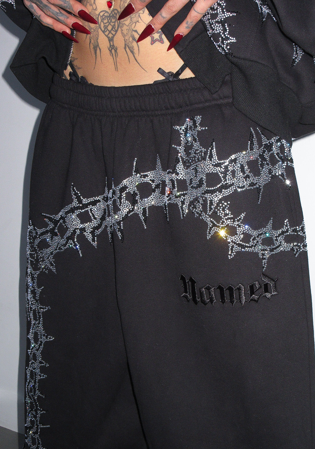 OMEN RHINESTONE OVERSIZED SWEATPANTS BLACK