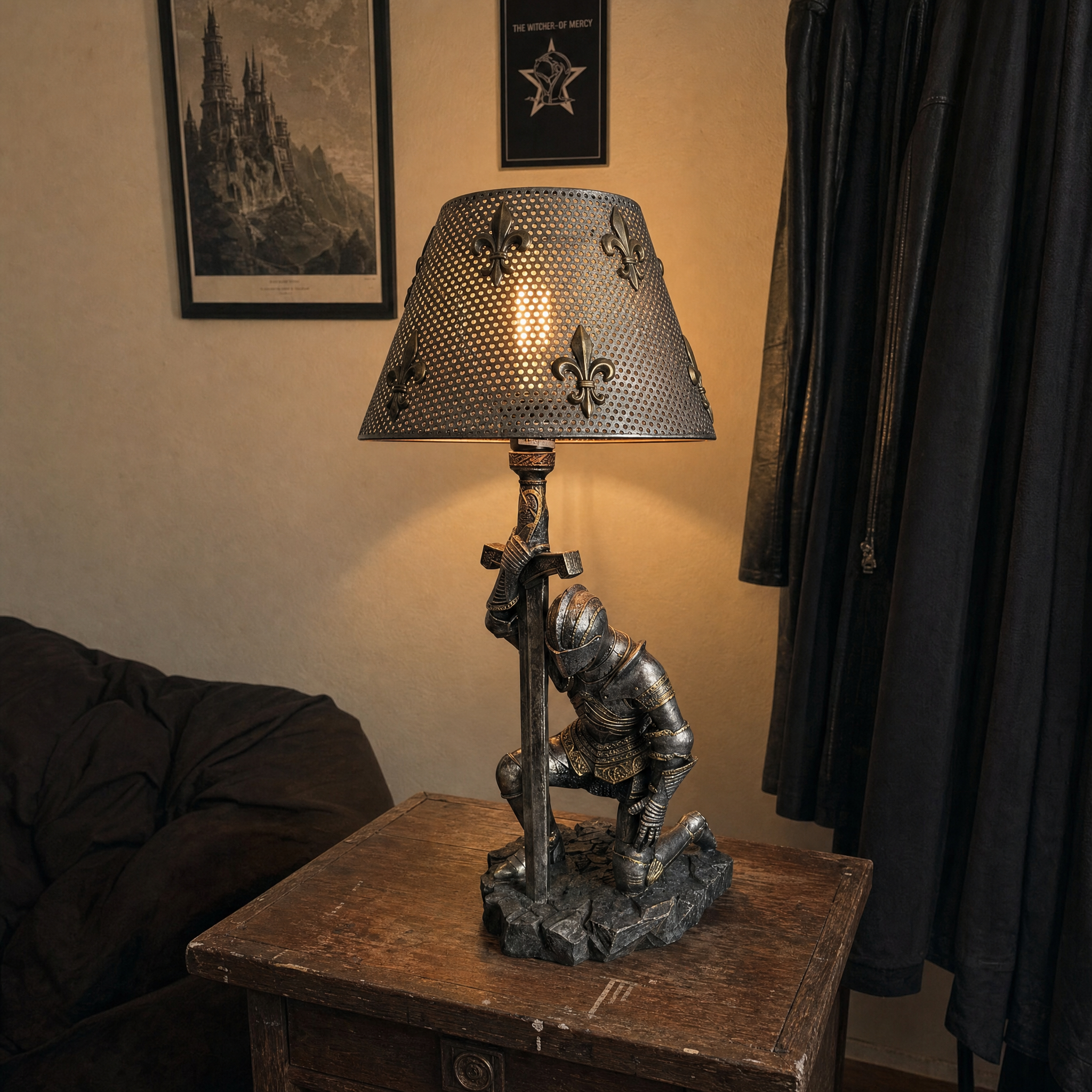 🏰 Medieval Kneeling Knight Table Lamp Gothic Crusader Warrior Sculpture Desk Light