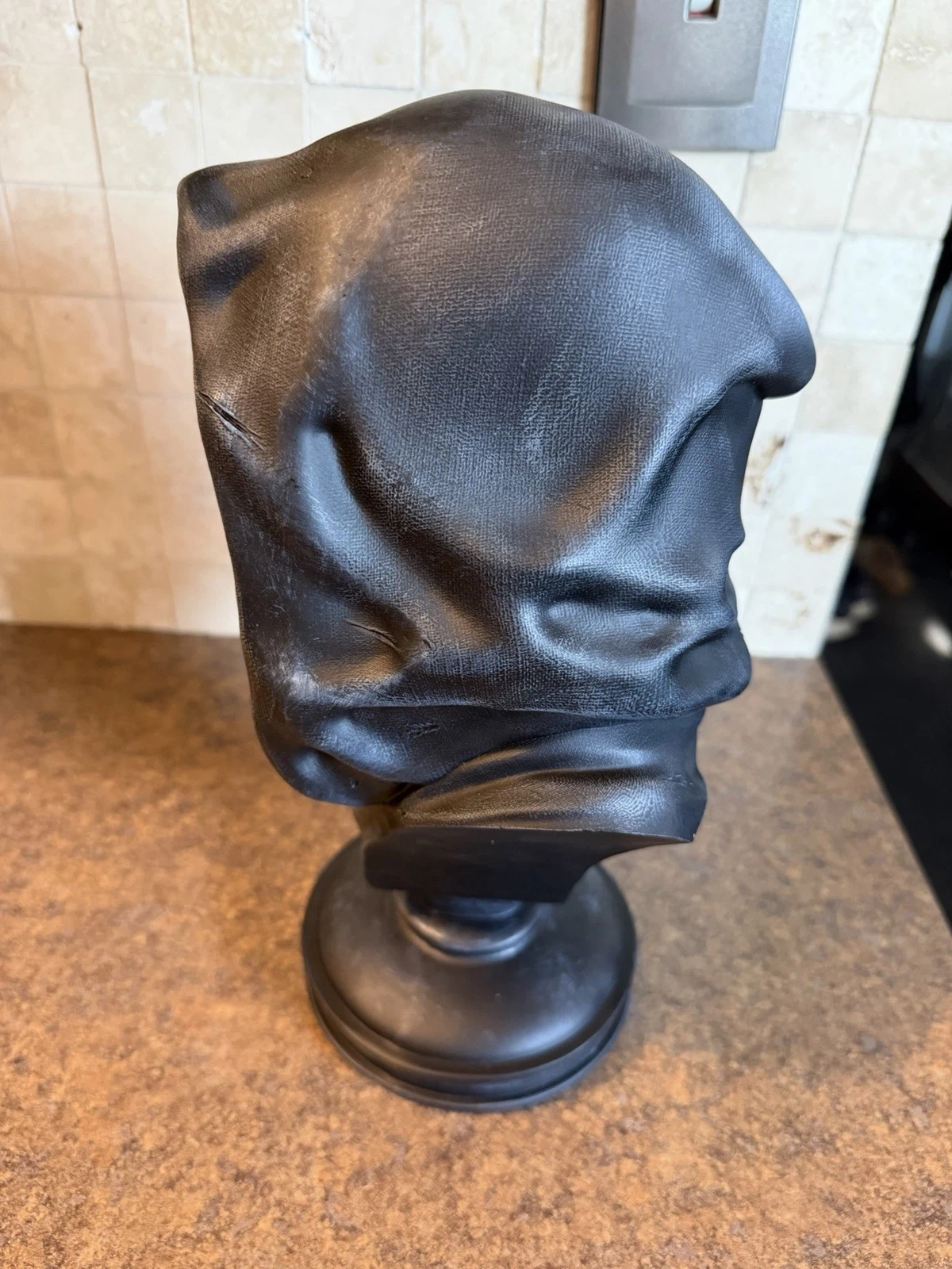 💀 Broken Ghostface Skull Bust Gothic Halloween Resin Decor