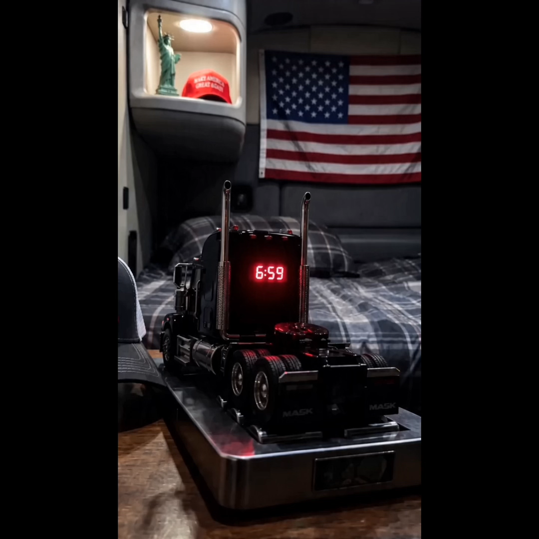 🚒 Die-Cast Fire Truck Multi-Function Alarm Clock With Mist Diffuser & Emergency Light Siren