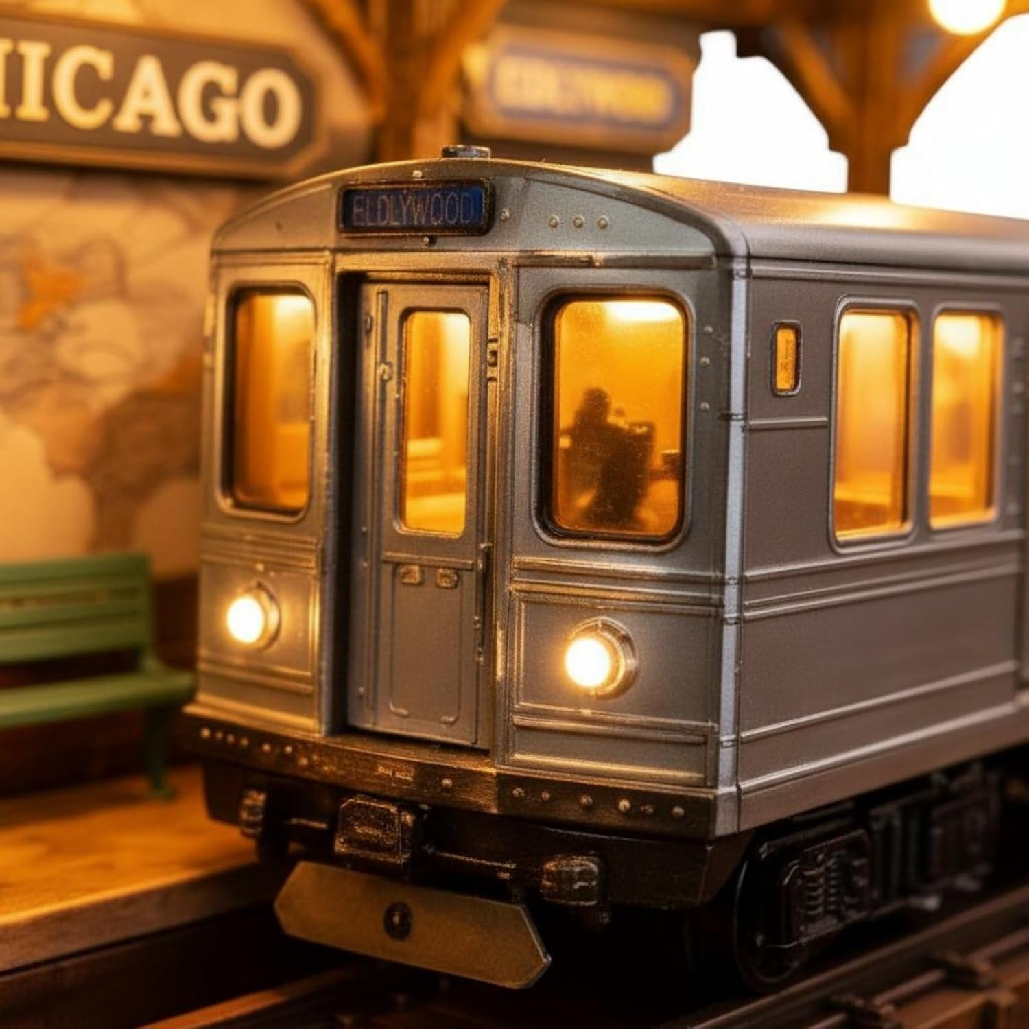 Vintage City Tram Mini Diorama LED Desk Lamp