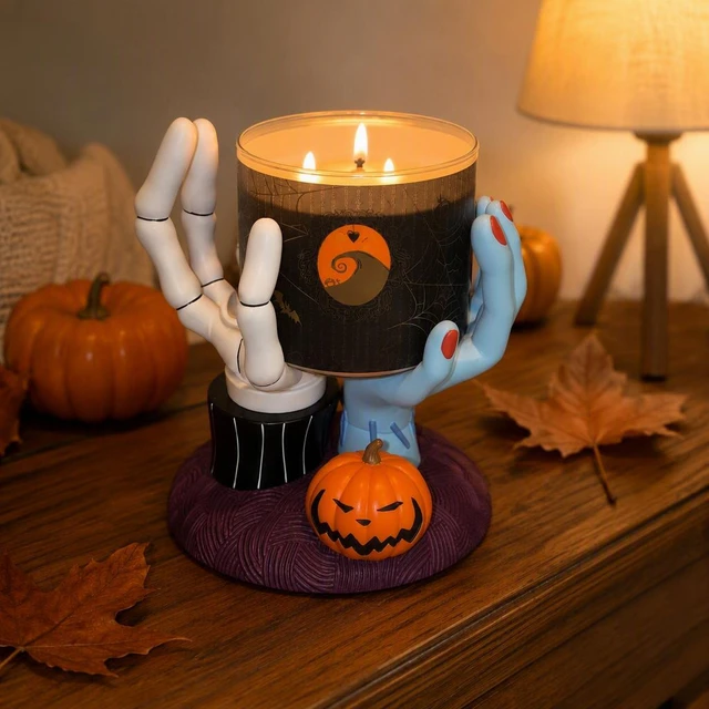 Gothic Couple Candle Holder – Dark Romance Halloween Decor