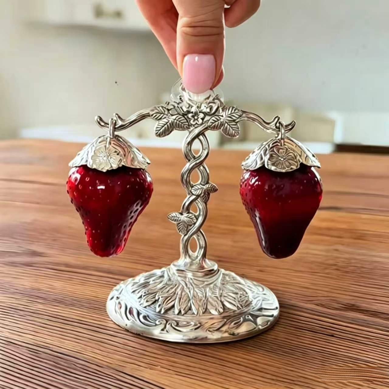 🍓 Vintage Strawberry Salt & Pepper Shaker Set