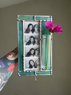 Jade Green Propagation Frame with Hook – Wall-Mounted Photo Strip Display & Glass Plant Propagation Tube – Handcrafted for Plant Lovers