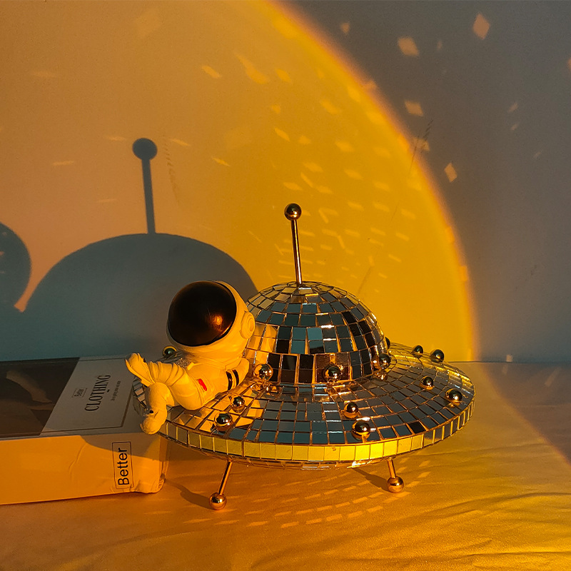 🛸 UFO Disco Ball Decor