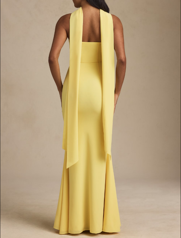  Elegant Strapless Fitted Long Gown with Scarf