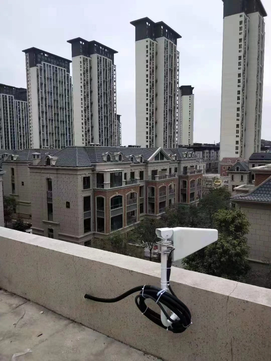 High-gain log-periodic antenna 10dBi outdoor directional LPDA antenna is used for signal enhancer 2G 3G 4G WiFi antenna-boxintelecom