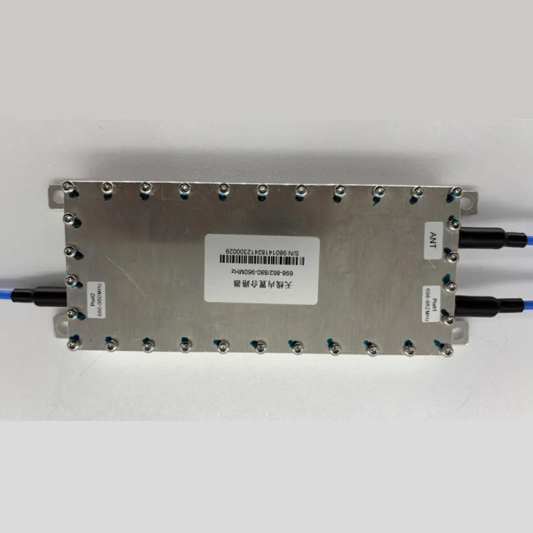 High Quality Low PIM RF Cavity Antenna Built-in Double Combiner Filter 80W Average Power R