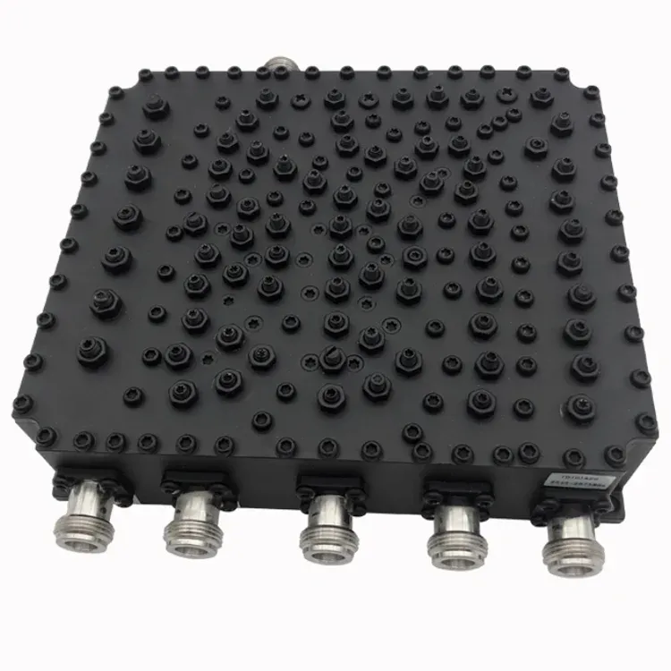 High Power 200W 4 Way Cavity Combiner 698-3800MHz 4.3-10 Female for 5G 4G Base Station