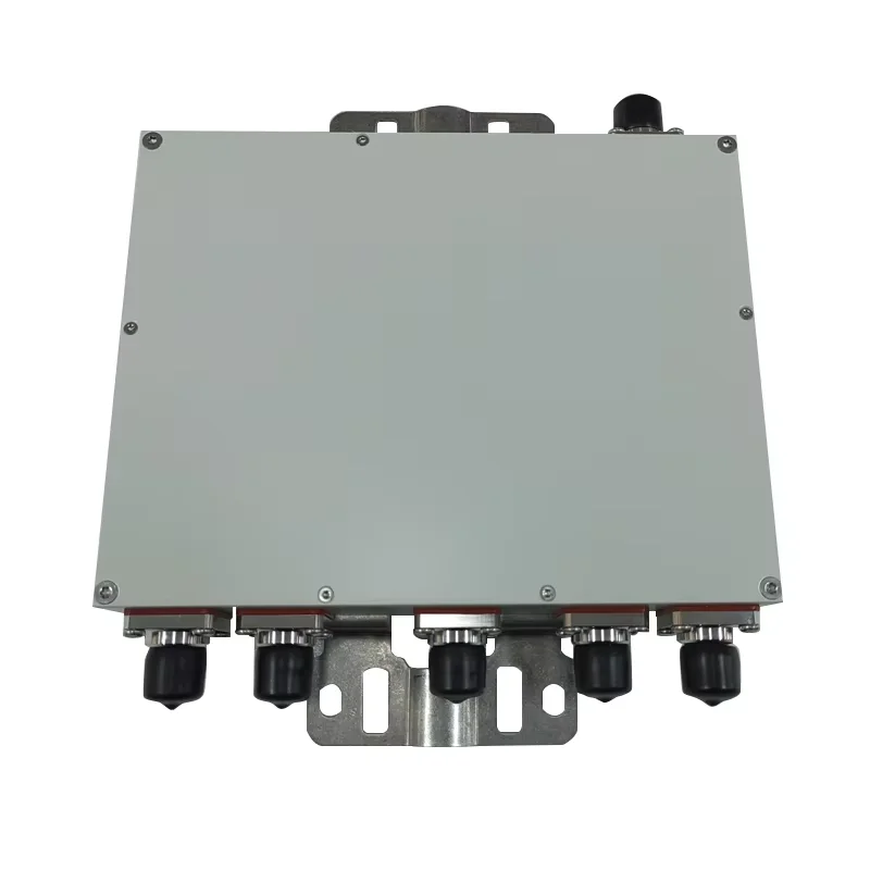 RF Penta-band Combiner 824-894/1710-1755/2110-2155/1850-1990/2500-2690/3300-3800MHz with 4