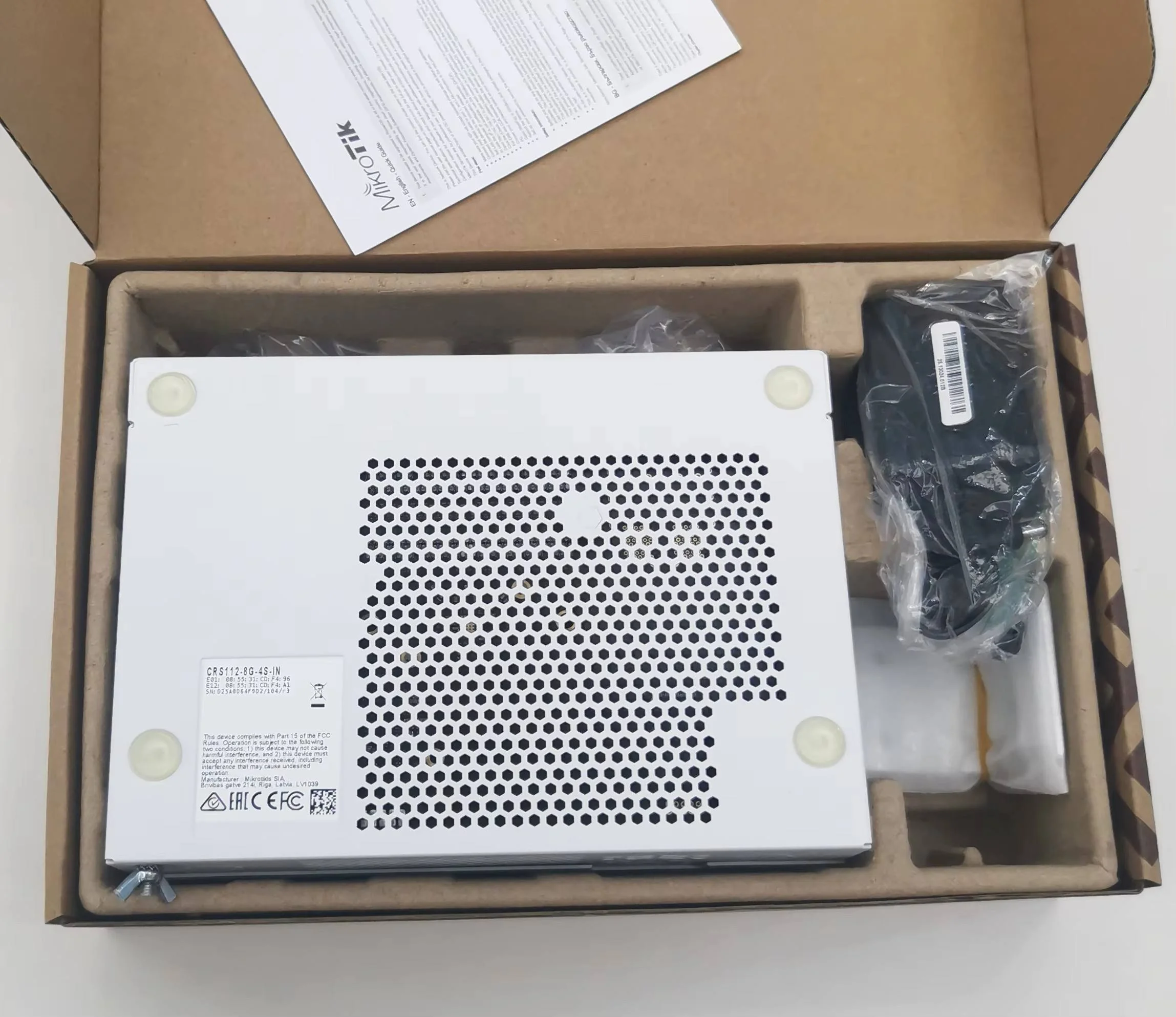 New Original 8x Gigabit Ethernet Smart Switch CRS112-8G-4S-IN, 4x SFP Switch CRS112-8G-4S-IN-boxintelecom