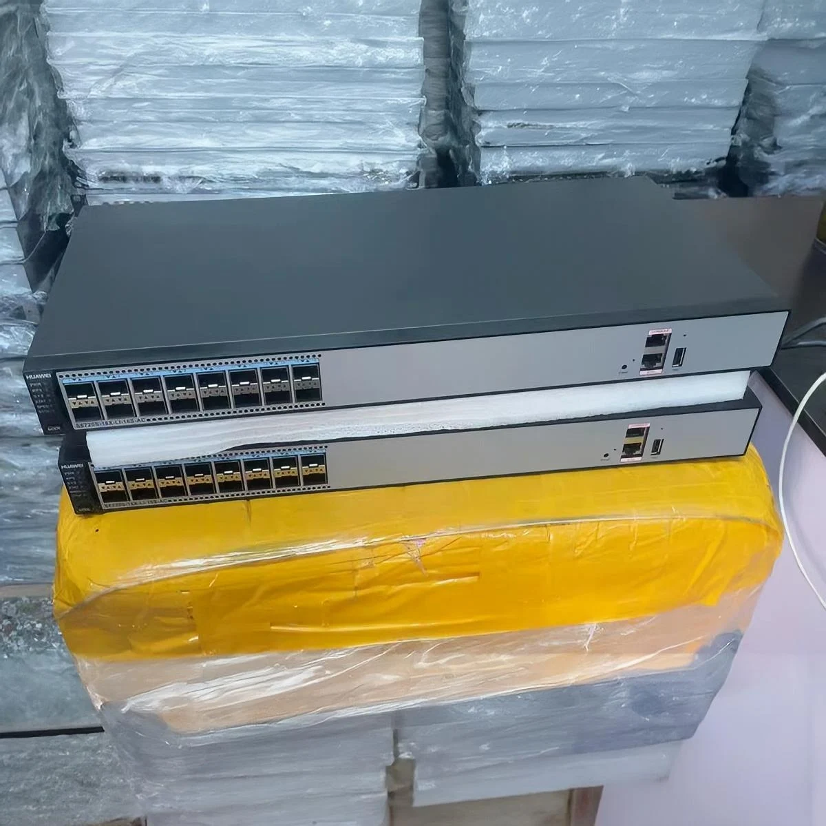 02351RFF-004 CE8850-64CQ-EI CE8850-64CQ-EI Switch(64-Port 100GE QSFP28,Without Fan and Power Module)-boxintelecom