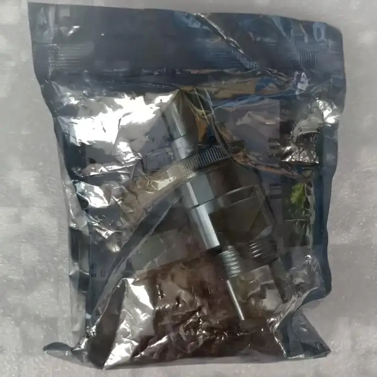 RNT 447 20/001 DC Plug Connector RNT44720/001 for RRU Power Connection Amphenol C10-679666