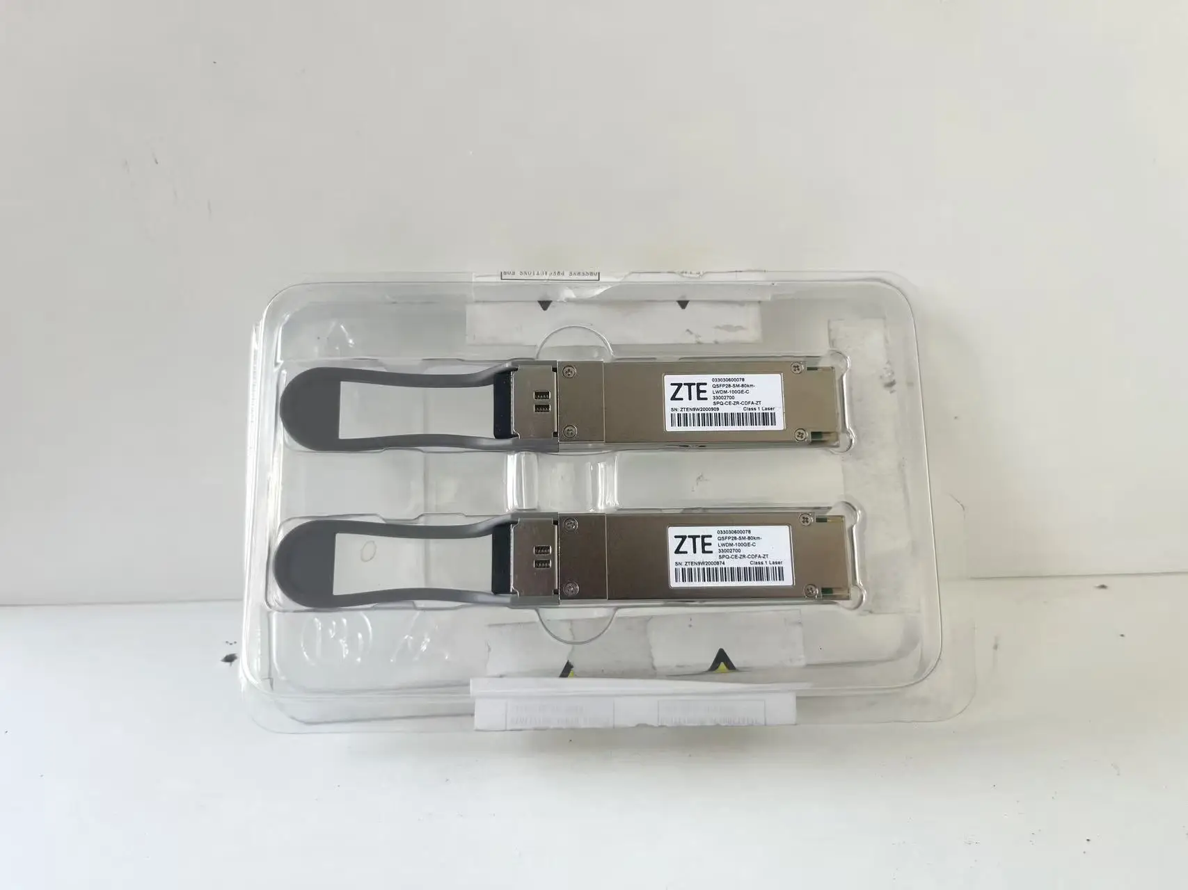 For QSFP-200G-CWDM4-C 100G Ethernet CWDM4 QSFP Transceiver 2km/10km Standard G.652 SMF Duplex LC Connector Base Station Use-boxintelecom