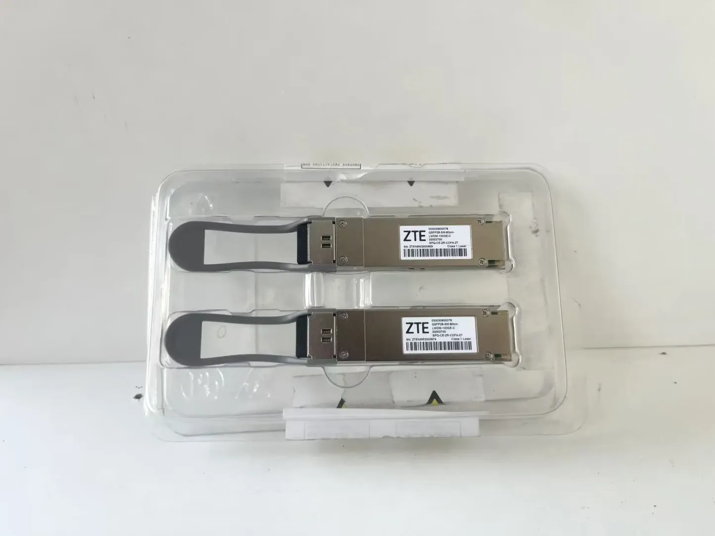 For QSFP-200G-CWDM4-C 100G Ethernet CWDM4 QSFP Transceiver 2km/10km Standard G.652 SMF Duplex LC Connector Base Station Use-boxintelecom