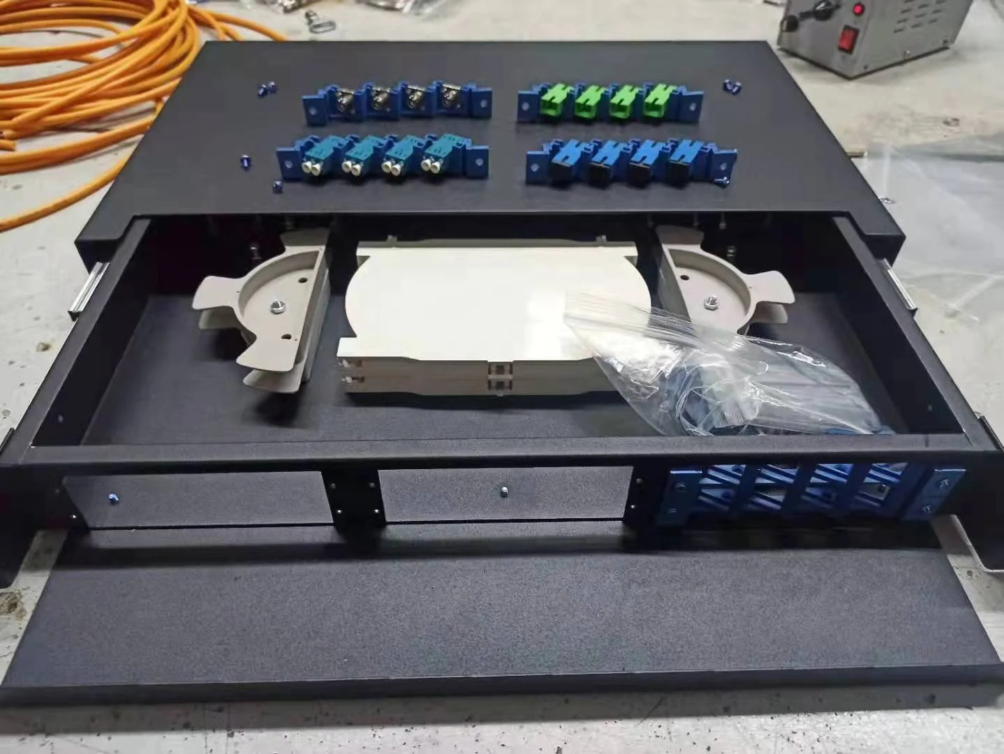 12 24 48 Port Fiber Optic Patch Panel 1U 19 Inches Rack Mount LC SC Full Equipment Din Rail Sliding Fiber Patch Panel Odf-boxintelecom