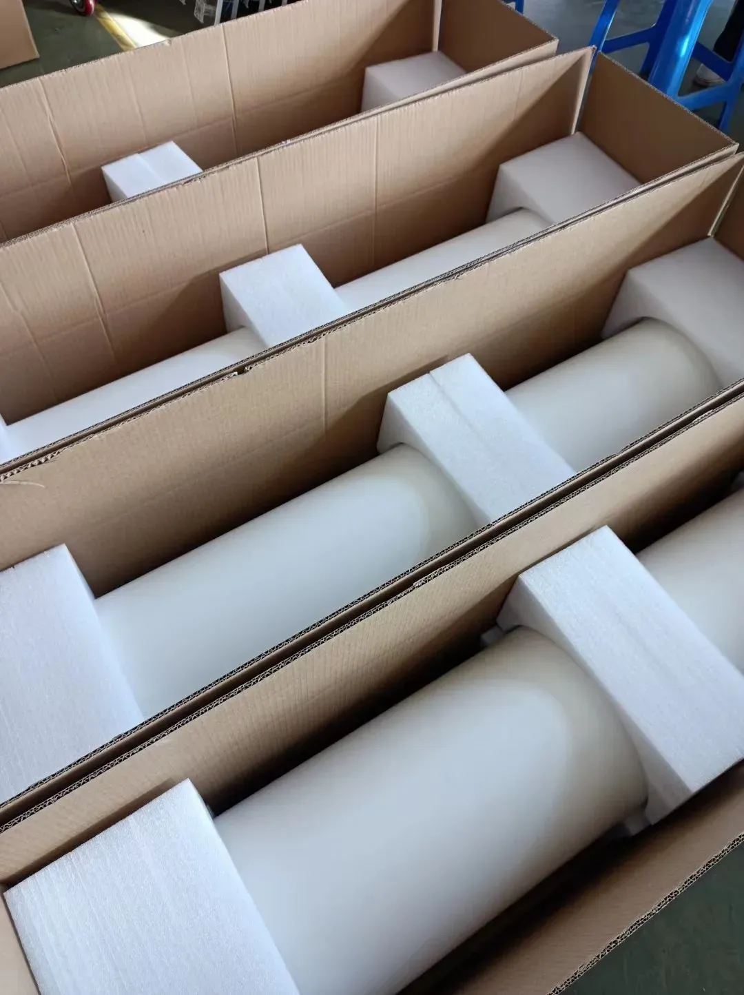 Custom single-frequency multi-band horizontal and vertical single-polarization dual-polarization antenna-boxintelecom