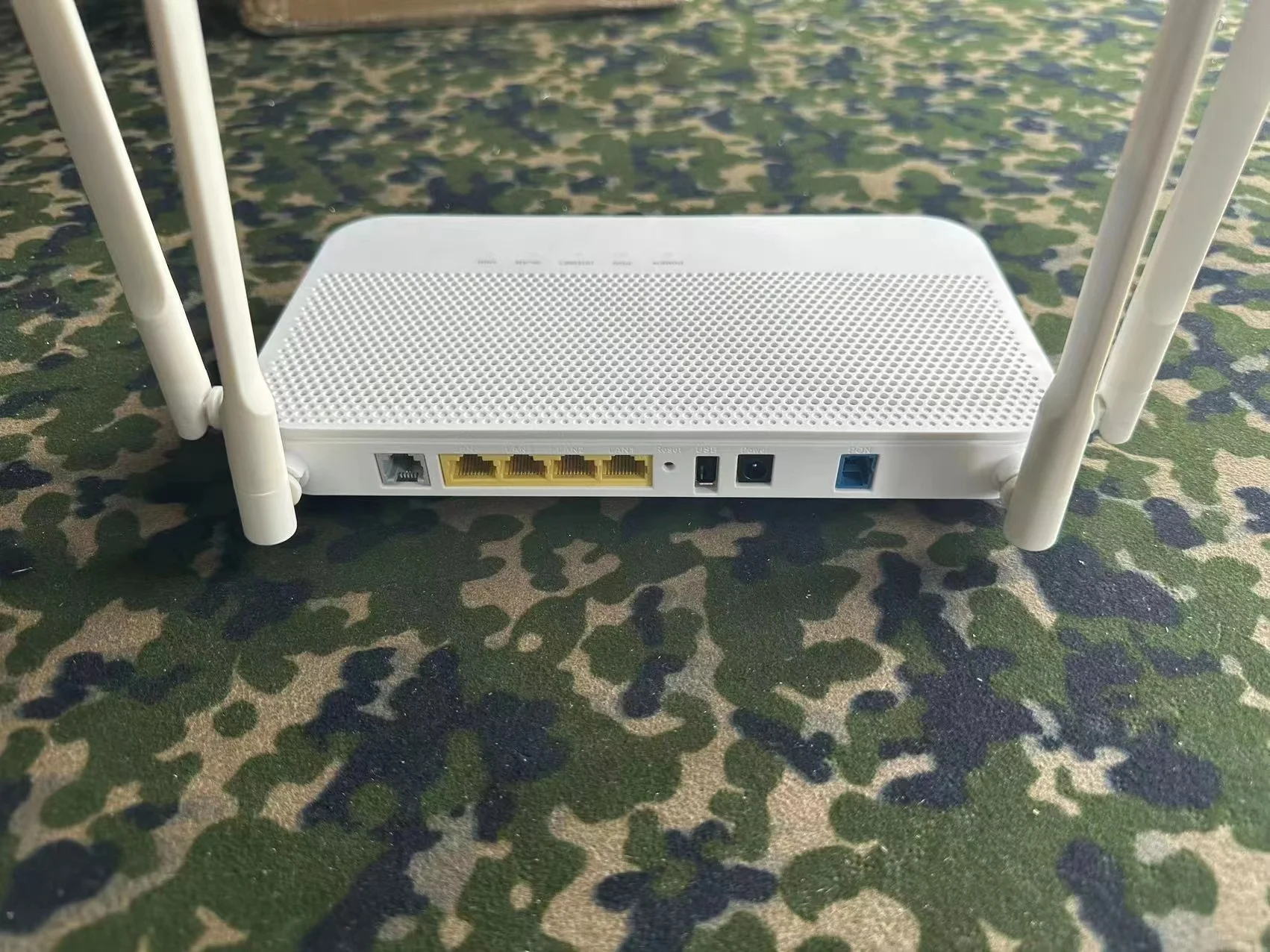 EG8247W5 HG8247W5 Dual Band CATV ONT ONU GPON ONU 4GE+1USB+1Tel+CATV+2.4G 5G Wifi