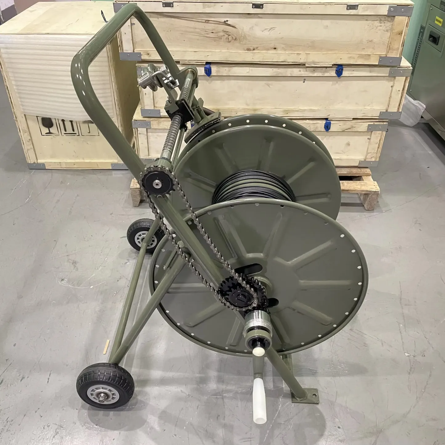 Portable Tactical Fiber Optic Cable Reel with Fixed Wheel Stand  Metal Foldable for FTTA D