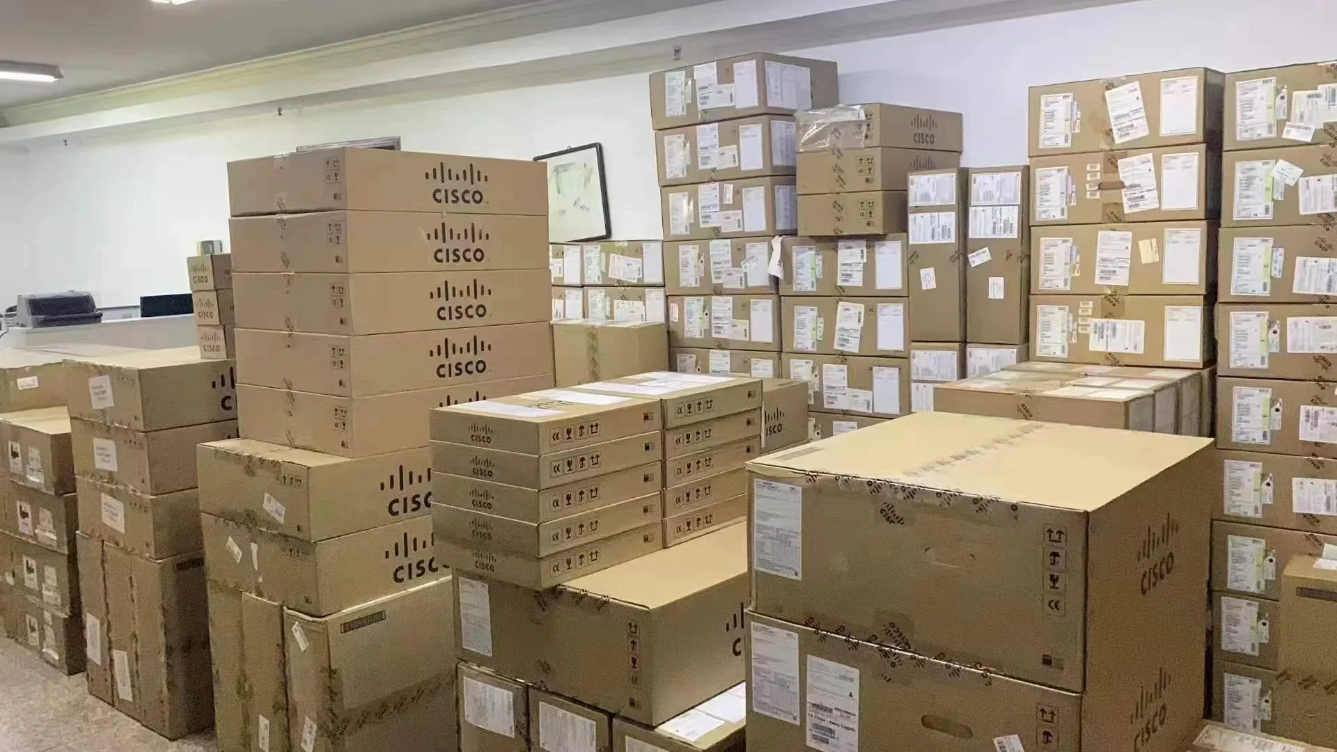 FG-1100E New Original Fortinet FortiGate 1100E Network Security/Firewal Contact for Discount