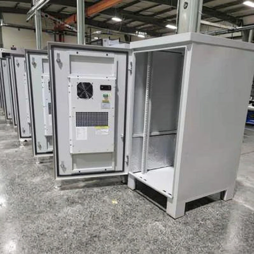 Integrated IP65 Solar Panel Cabinet 18U IP55 Outdoor Telecom UPS Battery Rack Enclosures AC220V Power Distribution Equipment-boxintelecom