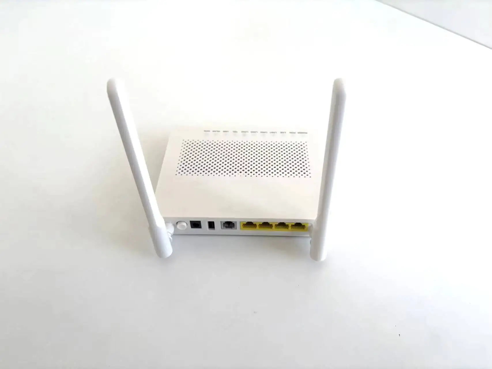 HG8546M Hot Sale GPON ONT FTTH Fiber Optic Equipment Telecom RJ11 POE 1GE+1GPON/EPON Port SC OLT-boxintelecom