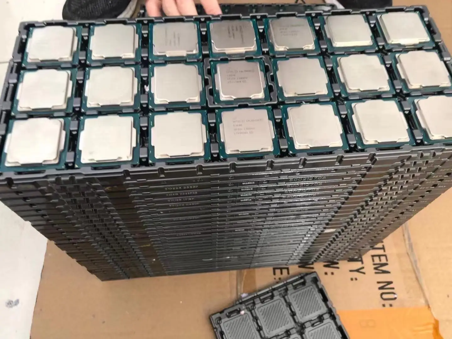 Hot Sell Epyc 7002 Series Epy C 7742 64cores 3.4ghz Cpu For Server Processor 1