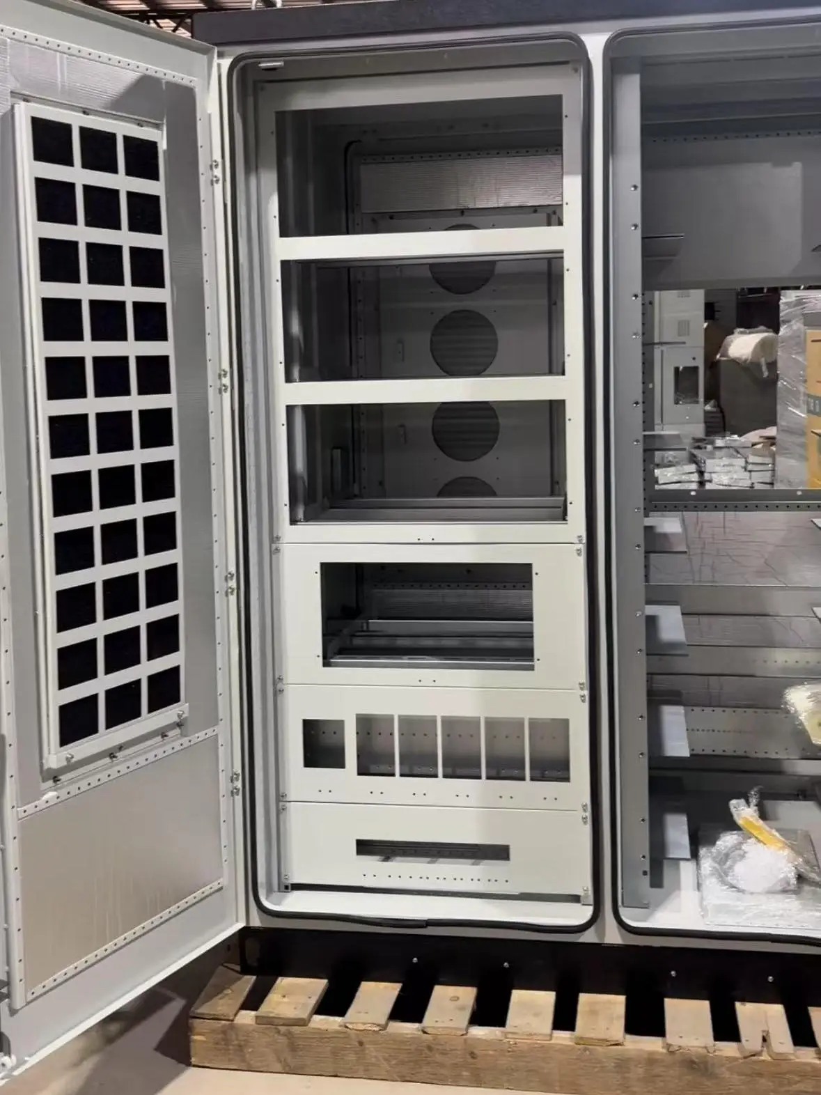 High Efficiency 500KW 1MWh Dual Compartment Integrated Outdoor Battery Box Electronic Instrument Enclosure Stainless Steel IP65-boxintelecom