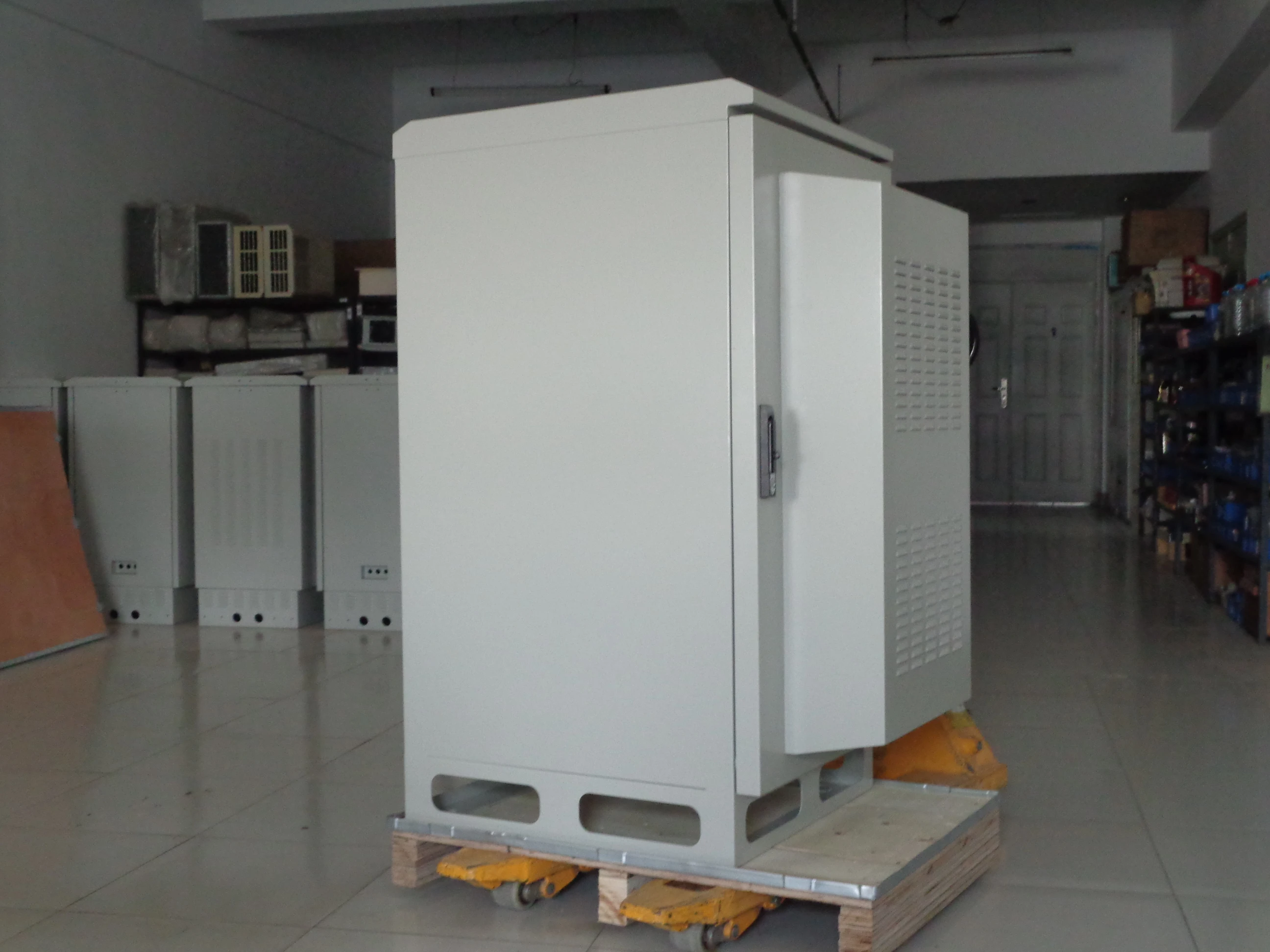 27U 19 Inch Large Space Rack Box Outdoor and Indoor Telecom Cabinet for Telecommunication Network Cabinet