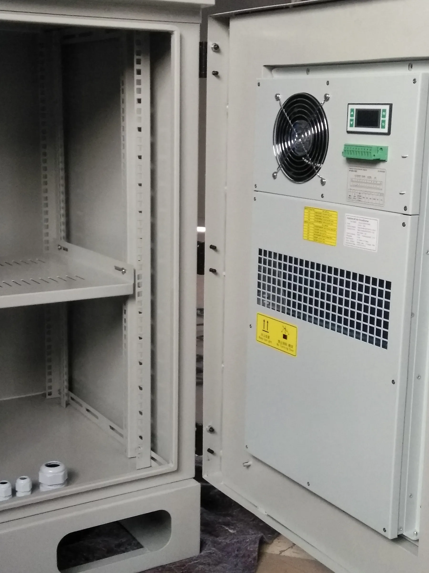 High Quality Galvanized Steel Outdoor Telecom Cabinets Applied to Outdoor Telecom Base Stations Having Level of Protection-boxintelecom