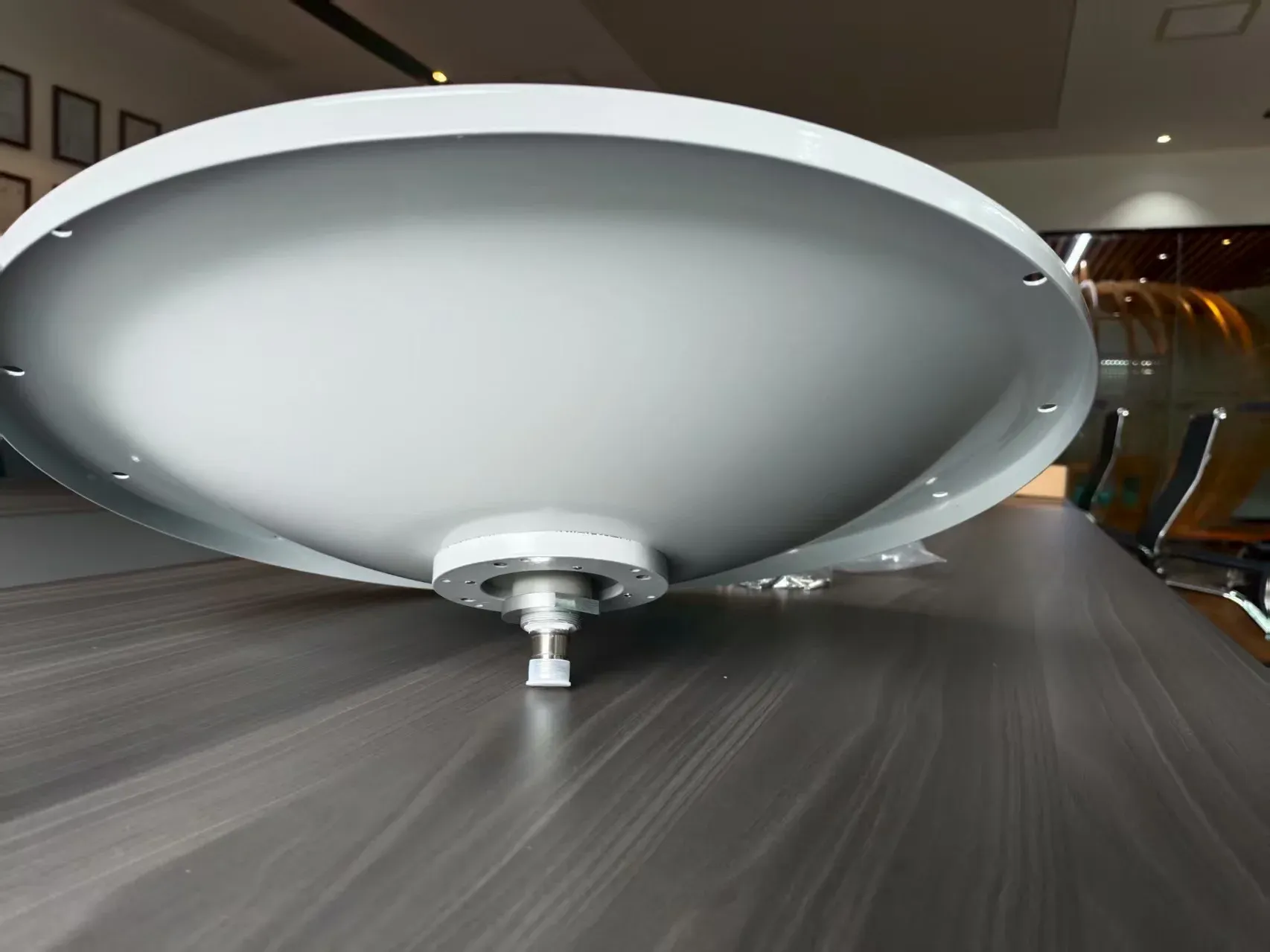 Hot Selling Small size High Gain 4G 5G 4.9-6.5GHz Outdoor  Diameter 0.4M  24dBi  Dish Para