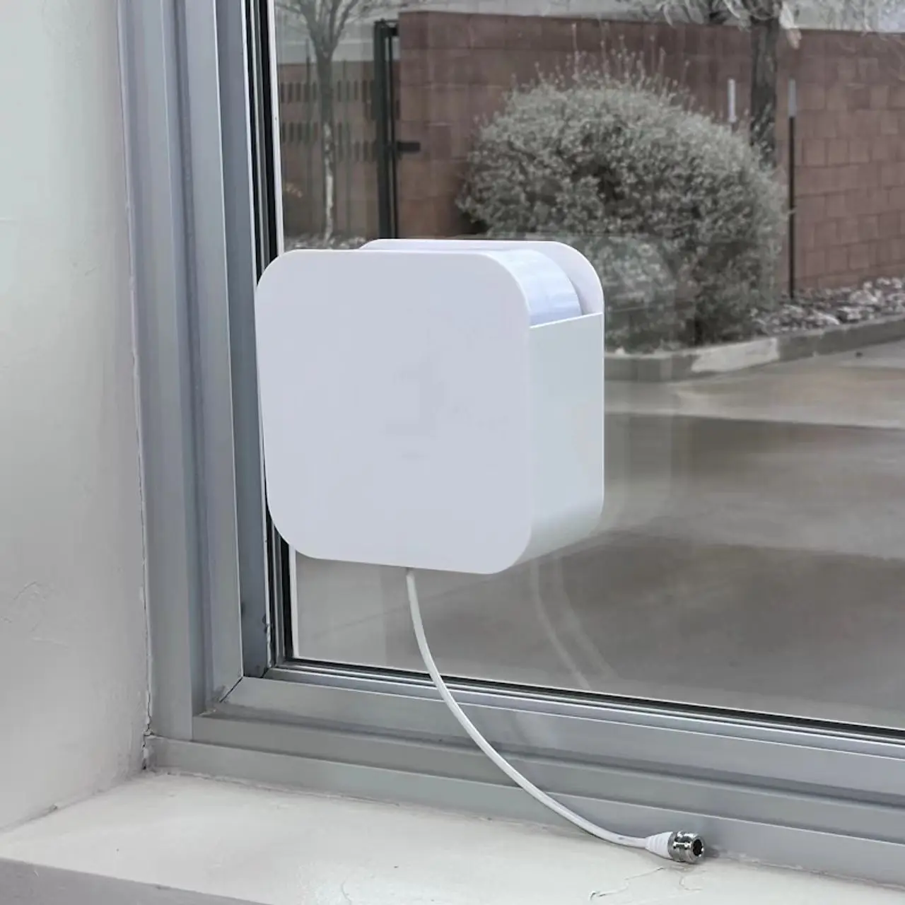 Hot Sale 617-960/1710-2700/3300-4000MHz SISO Indoor Panel Antenna for DAS IBS
