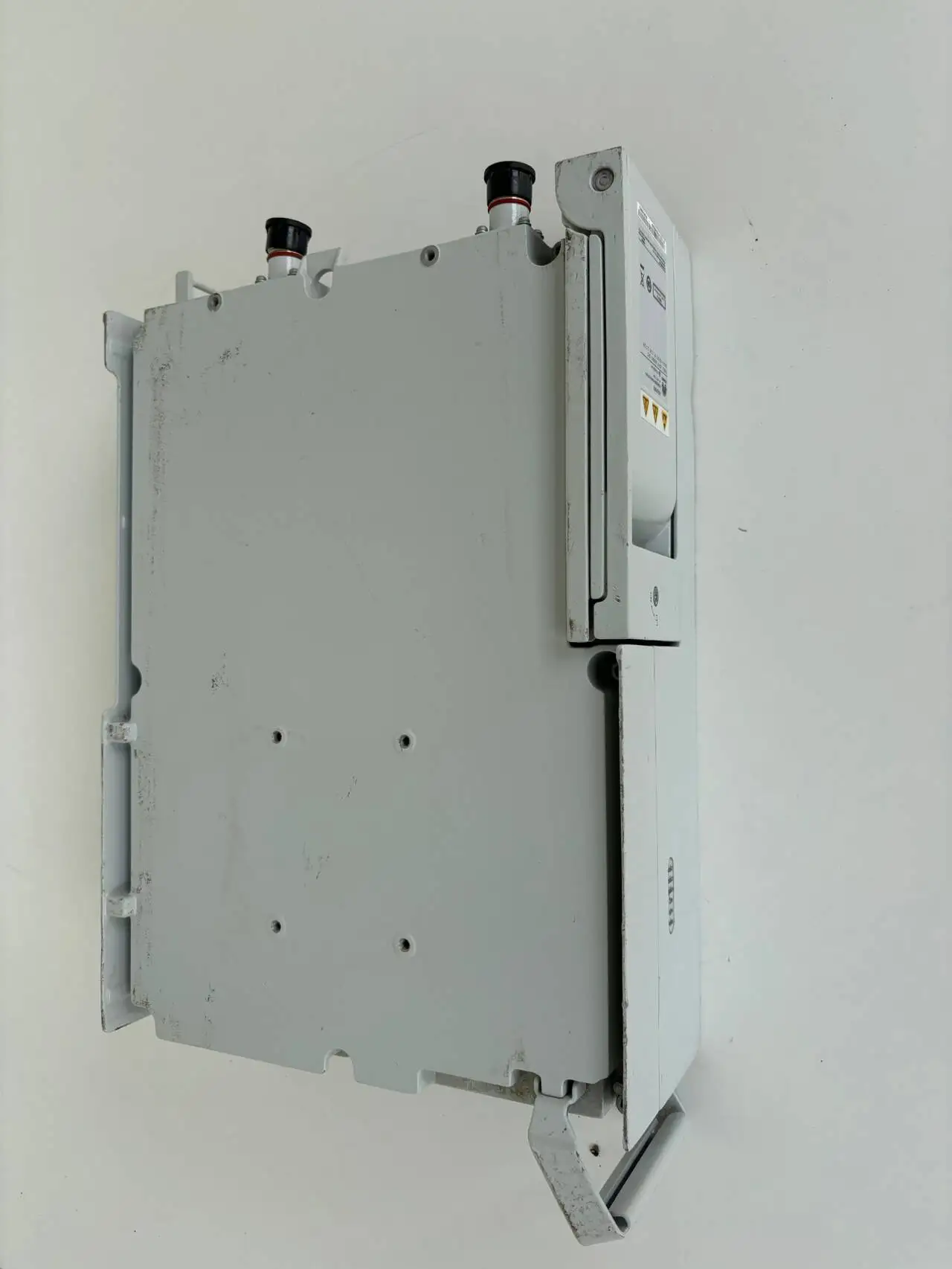 RRU 5909-2100 5900 2100Mhz 3936 1800MHZ 5910 5902 3959 Rru 5909 2100MHz Remote Radio Unit for Communication Base Station Use-boxintelecom