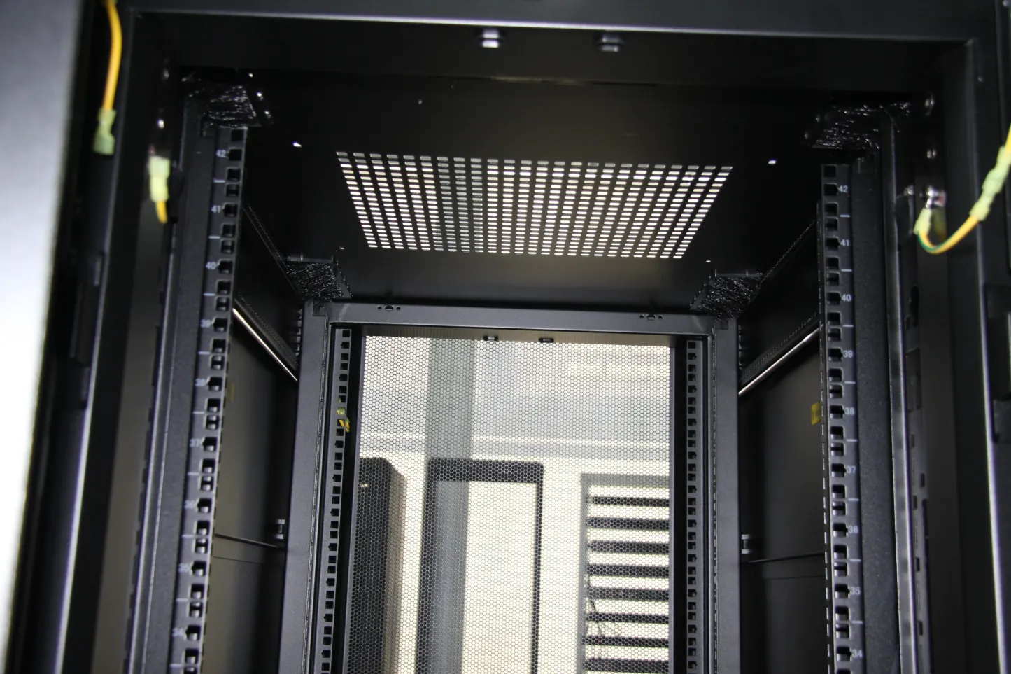 Professional Factory High Performance Network Server Cabinet Floor Standing Rack-boxintelecom