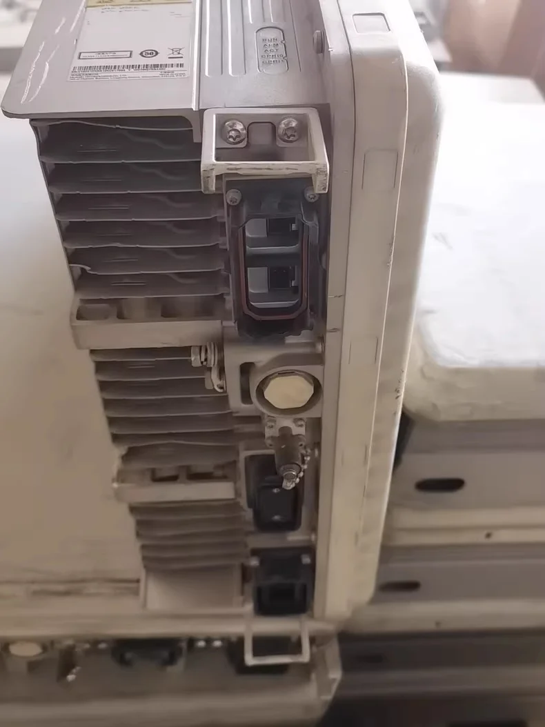 AAU5639W RRU 02312RBA WD7MQTRA49JI 02312QYQ 3500A 64T64R 4G Network Base Station Remote Radio Unit for FTTH