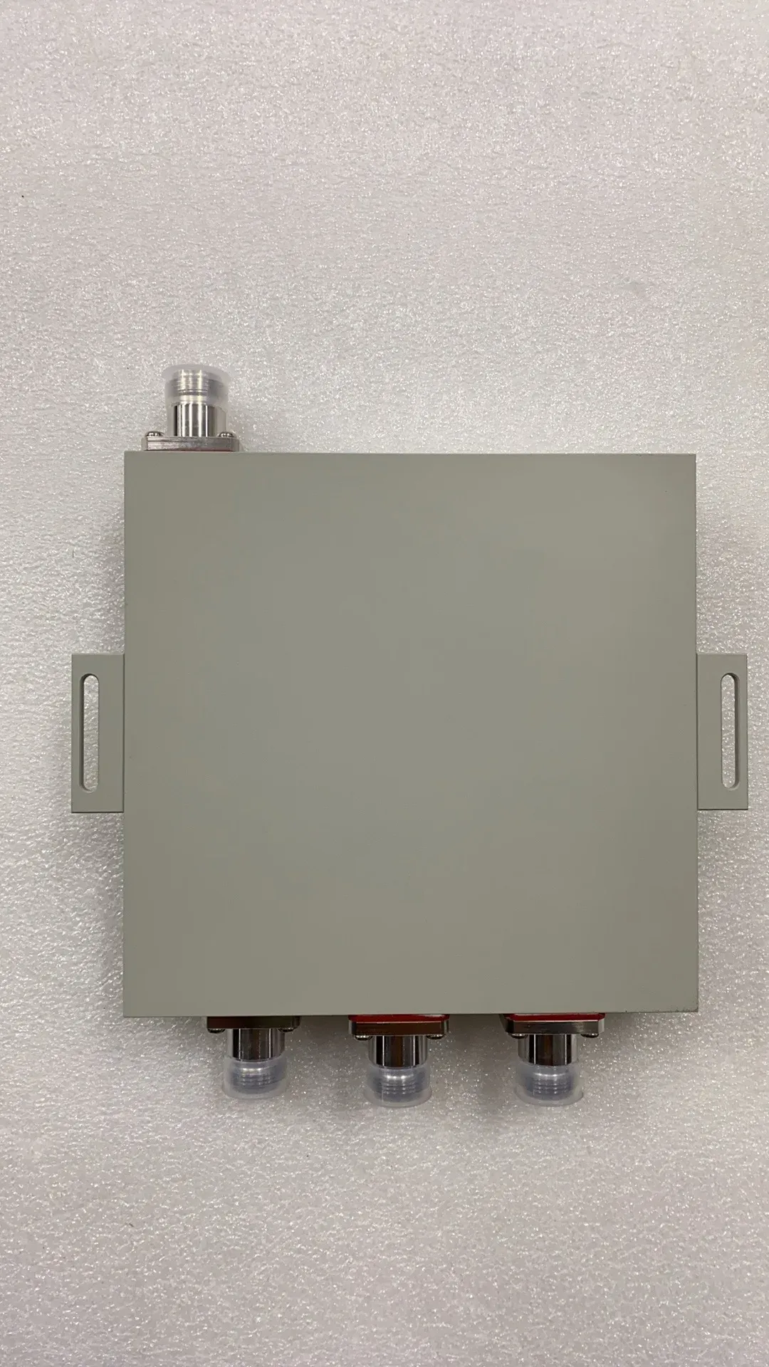 Hot Sale 6G Low PIM -140dBc Sigle/ Double Unit 698-2700/3300-3800/5150-7125MHz Triplexer T
