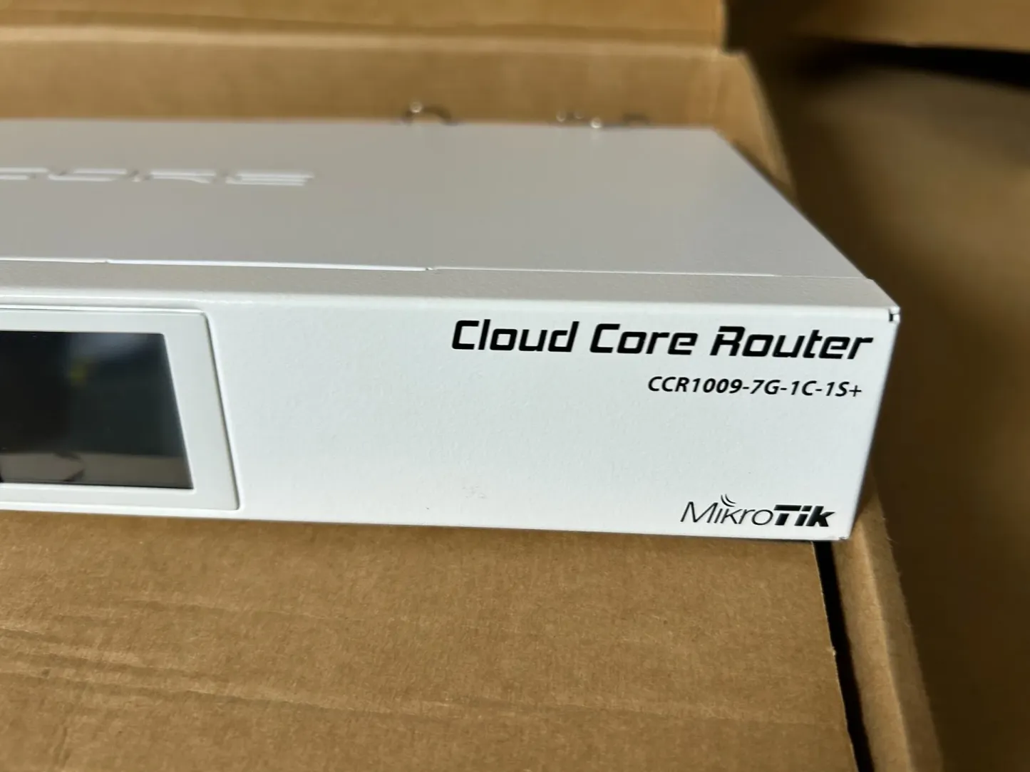Mikrotik CCR1009-7G-1C-1S+ 7x Gigabit Ethernet router CCR1009-7G-1C-1S-plus-boxintelecom