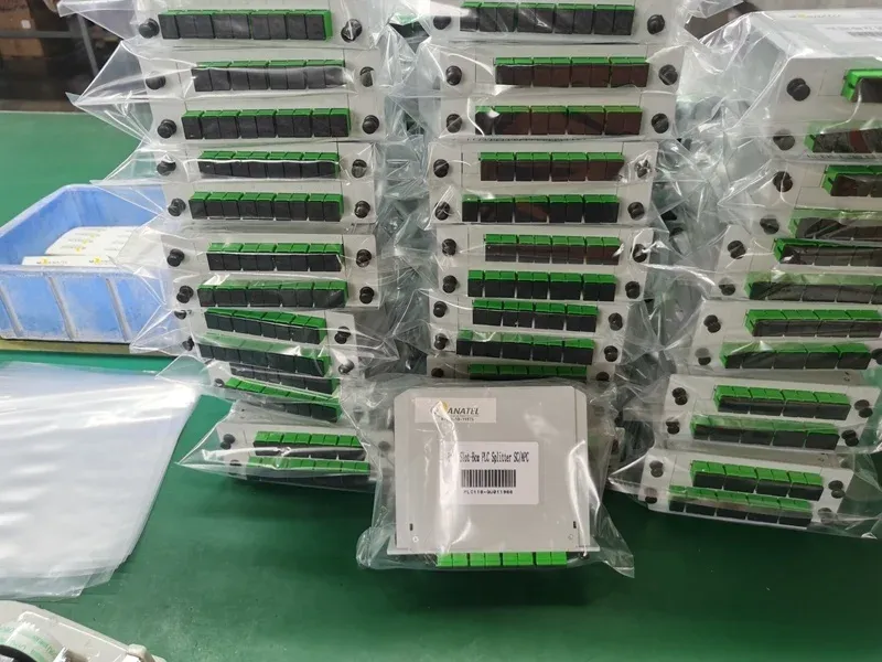 APT Factory Price FTTH Fiber Optic PLC Splitter 1X2 1X4 1X8 SC APC Slot Box Plug-in Box Fiber Optic Plc Cassette Splitter-boxintelecom