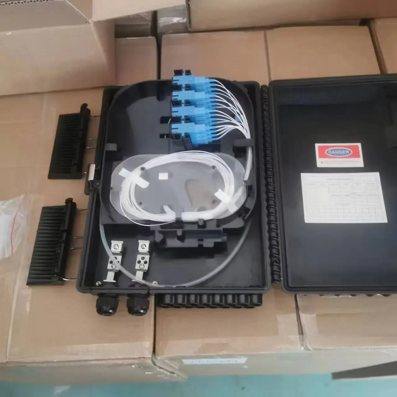 Outdoor Waterproofing 32 Core Fiber Optic Distribution Box PLC Splitter Termination Box Ftth Fiber Splice Box-boxintelecom