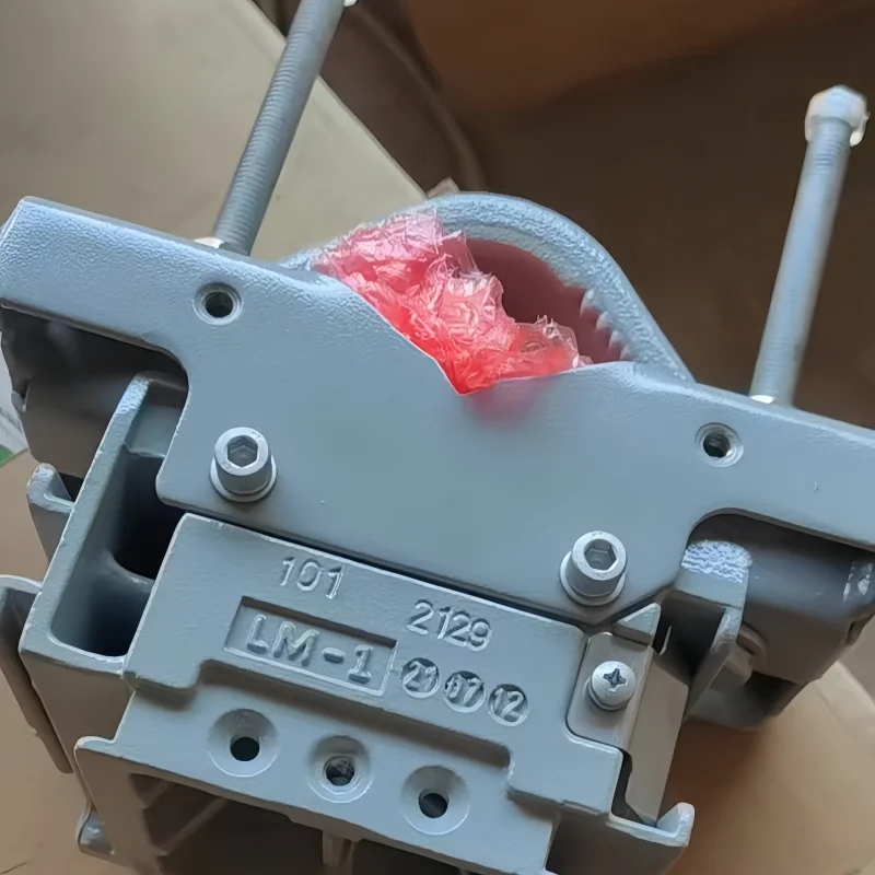 Integrated Mounting Kit 21151211 for Fiber Optic Equipment 18L Blade RRU with Pendant Bracket Ear Mount for 5G Networks-boxintelecom