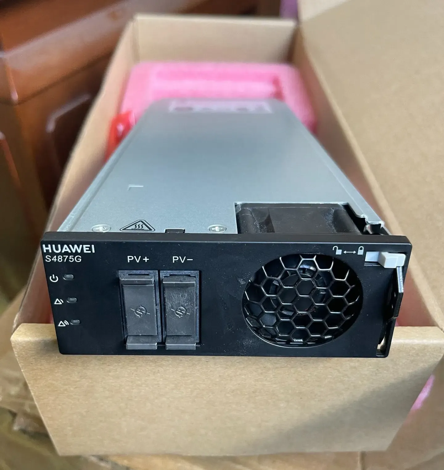 S4875G1 4000W 0.5A 48V 50/60Hz ISO/CE Certified Solar Power Module Pv Charger for Communication Cabinet-boxintelecom