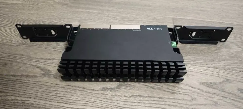 MikroTik RB5009 10G SFP+ 7x Gigabit Quad Core PoE-in PoE-Out Router RB5009UG+S+IN-boxintelecom