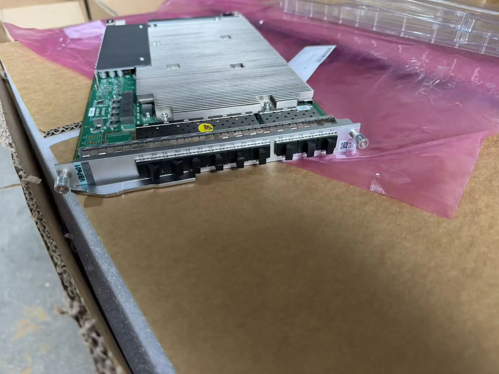 New VBPe01/VBPe02/ VBPe4/UBBPe6/VBPe24/ VBPd01 /VBPd04/ VBPd24 /VSWd1 BBU5900 BBU3900 100G/200G 2-Port QSFP28 Communication-boxintelecom