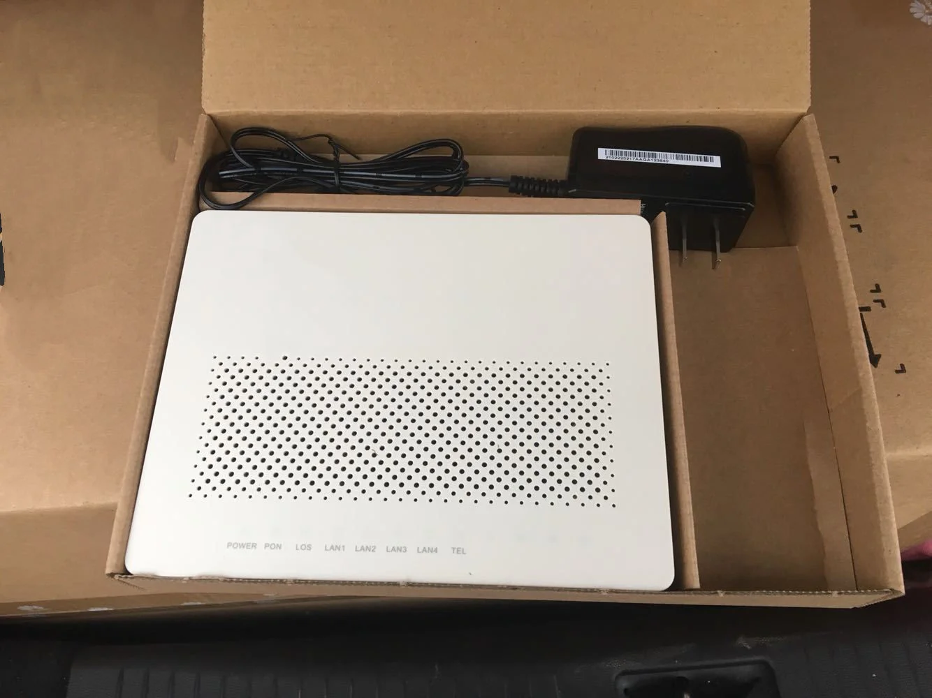 HG8540M GPON ONU 1GE 3FE Ports BOT Outlet Fiber Optic Modem XPON FTTH-boxintelecom