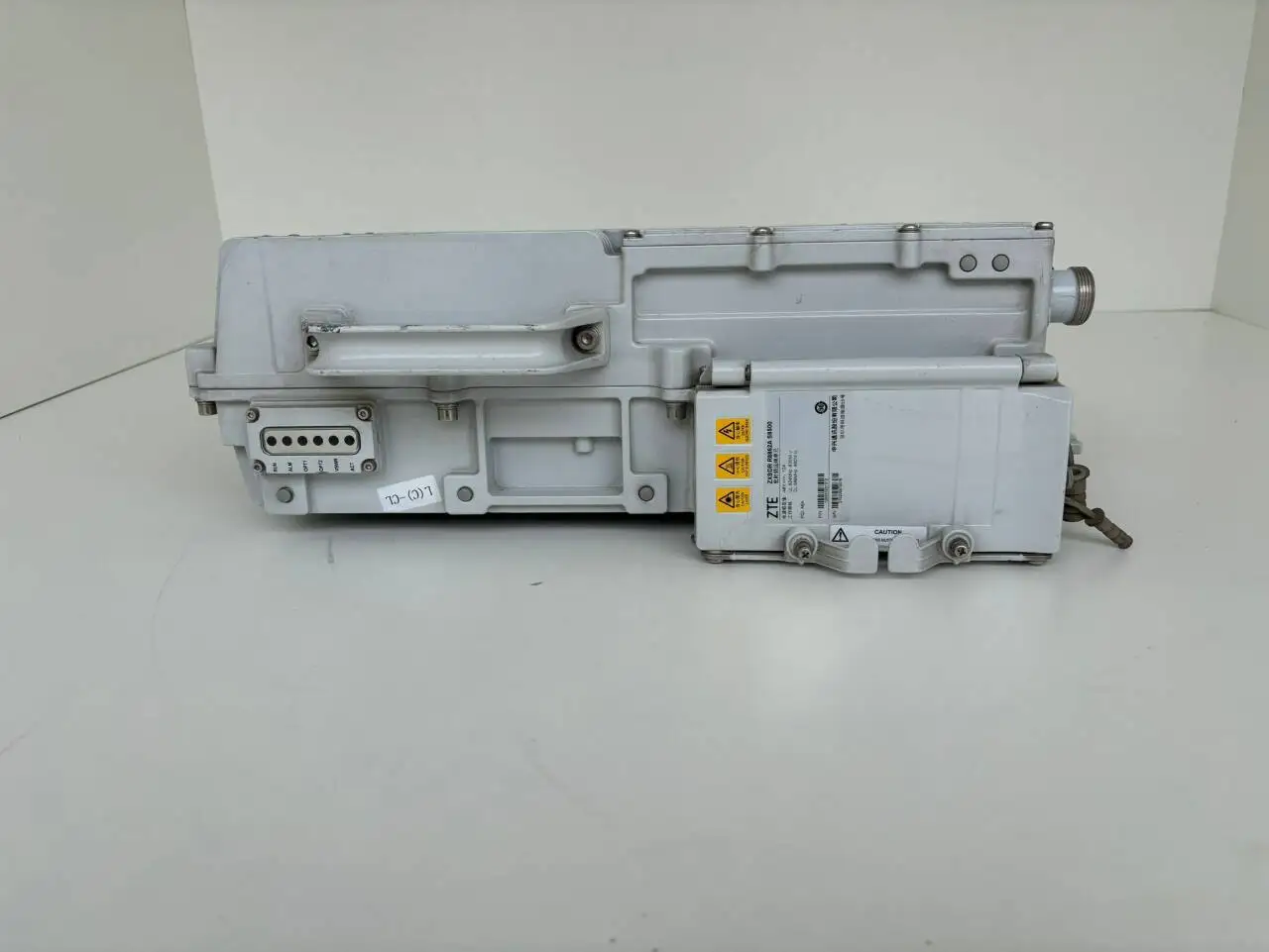 RRU R8862A S8500 /ZX Remote Radio Unit for GSM 4G 3G GPRS TCP Networks with Regenerative Repeater 1 Year Warranty-boxintelecom