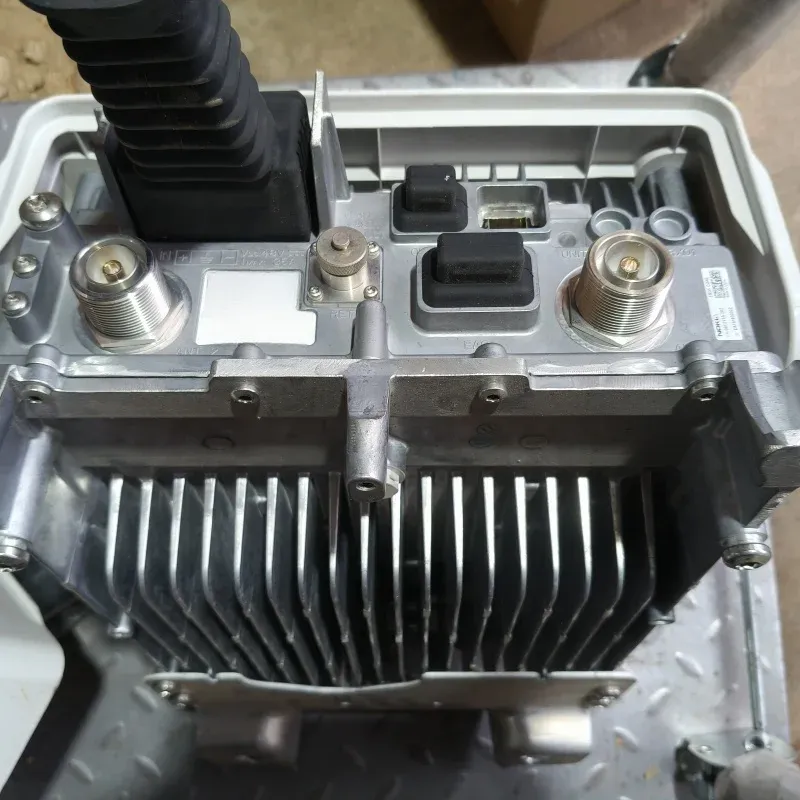 RRU Fiber Optic Equipment FRGT FXDB AZNA FXEF FRGU FRGT FRGX AHDB Wireless Infrastructure FRGY 2110-2125 MHz CE RoHS FCC-boxintelecom