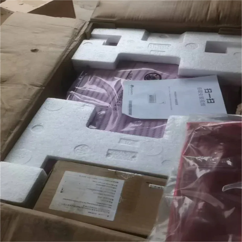 Wireless Communication Equipment Base Station RRU5910  02313TEE 900 EGSM Band 8/n8 880-915 925-960	4x60W 4T4R Remote RF Unit-boxintelecom